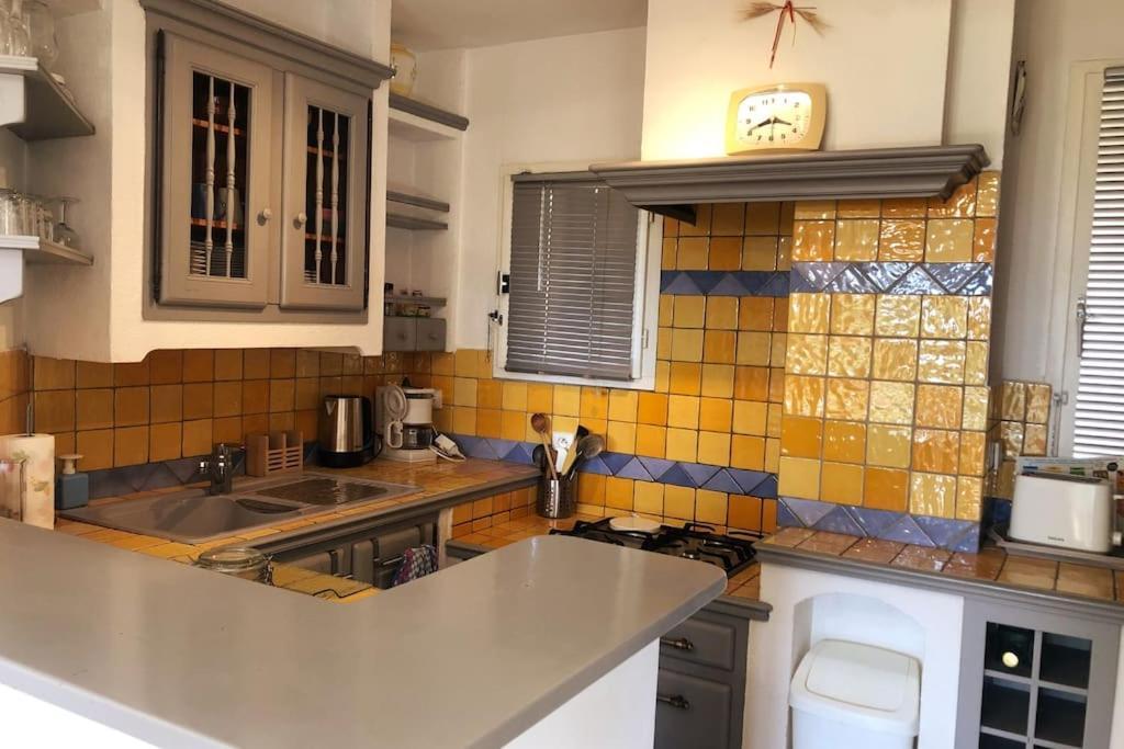 Appartement 60M2 - 2 Chambres A Une Minute Des Plages, Parking Prive Sausset-les-Pins Luaran gambar