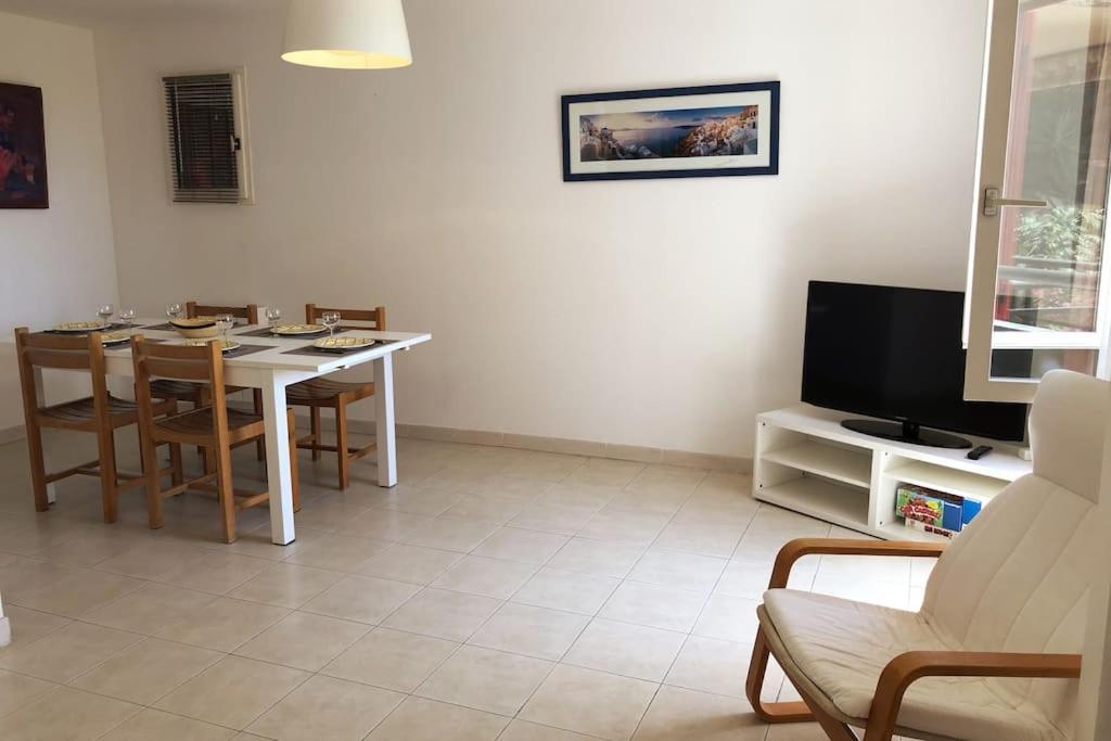 Appartement 60M2 - 2 Chambres A Une Minute Des Plages, Parking Prive Sausset-les-Pins Luaran gambar